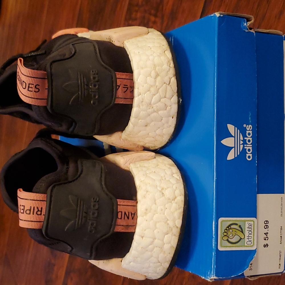 Shoes - Picture 3 of 6